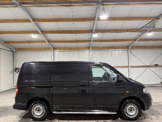 damaged passenger cars Volkswagen Transporter 2.5TDI 96kW Automaat Navi Airco 2004/11
