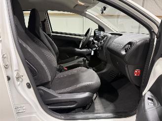 Toyota Aygo 1.0 VVT-i 53KkW x-fun picture 31