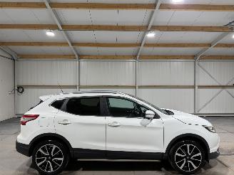 damaged passenger cars Nissan Qashqai 1.2 85kW Tekna 2014/9