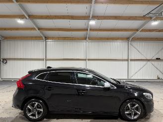 Schadeauto Volvo V-40 2.0D2 88kW R-Design Business 2015/9