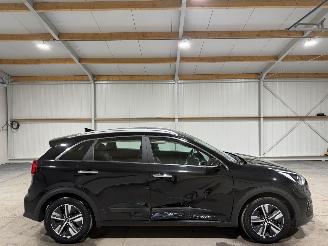 skadebil auto Kia Niro 1.6GDI Hybrid 77kW Automaat DynamicLine 2021/8