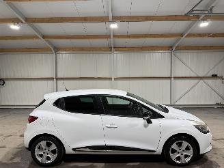 Unfallwagen Renault Clio 0.9TCE 66kW Expression 2013/8