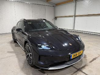 Porsche Taycan Cross Turismo 4 105kWh AWD 320kW Luchtvering Pano picture 3
