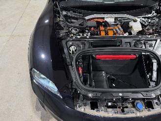 Porsche Taycan Cross Turismo 4 105kWh AWD 320kW Luchtvering Pano picture 28