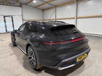 Porsche Taycan Cross Turismo 4 105kWh AWD 320kW Luchtvering Pano picture 12
