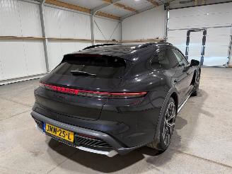 Porsche Taycan Cross Turismo 4 105kWh AWD 320kW Luchtvering Pano picture 6