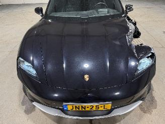Porsche Taycan Cross Turismo 4 105kWh AWD 320kW Luchtvering Pano picture 20