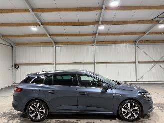 Vaurioauto  passenger cars Renault Mégane 1.2TCe 96kW Clima Bose 2017/3