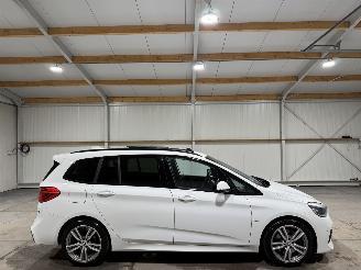 krockskadad bil auto BMW 2-serie 220i 141kW 7-Persoons   Automaat High Executive 2019/1