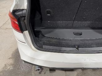 BMW 2-serie 220i 141kW 7-Persoons   Automaat High Executive picture 20