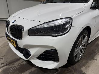 BMW 2-serie 220i 141kW 7-Persoons   Automaat High Executive picture 24