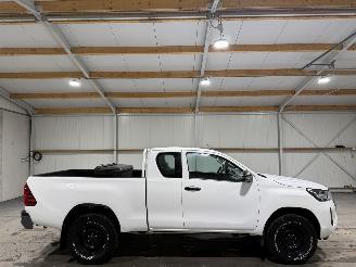 skadebil bedrijf Toyota Hilux 2.4D-4D 110kW 4WD Cool Comfort 2023/5