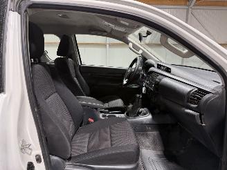 Toyota Hilux 2.4D-4D 110kW 4WD Cool Comfort picture 27