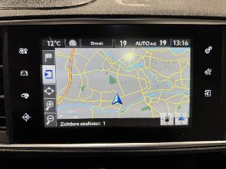 Peugeot 308 1.2PT 96kW Blue Lease Premium picture 24