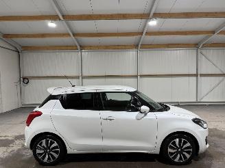 skadebil auto Suzuki Swift 1.0 Smart Hybrid 82kW Airco Camera STIJL 2019/1