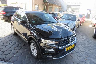 Schadeauto Volkswagen T-Roc 1.5 TSI Automaat Style  101.000km nap Camera 2020-07 Splinternieuw 2020/7