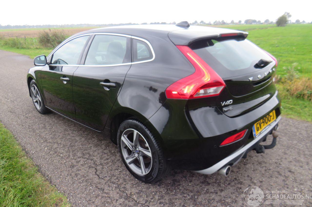Volvo V-40 2.0 D2 R Design 120pk 180.000km nap Camera Navie Leer Stoelverwarming 2015-09