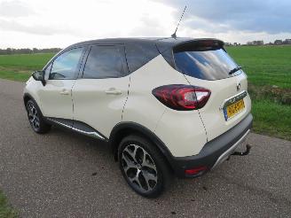 damaged passenger cars Renault Captur 0.9 Tce  75.000KM nap Camera Navigatie Clima  2017 [ nieuwstaat 2017/9