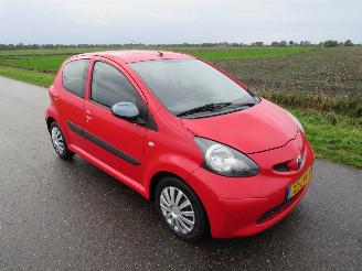 Toyota Aygo 1.0 12v + 5drs Airco 2008-11 picture 3