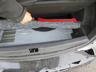 Renault Clio 0.9 TCe Estate Limited 170.000km nap  Navigatie   2017  [ topstaat picture 4