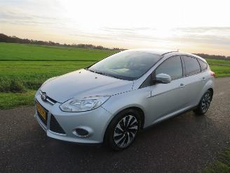Avarii autoturisme Ford Focus 1.0 101 pk Eco Boost  5drs Navigatie Airco  2013 2013/8