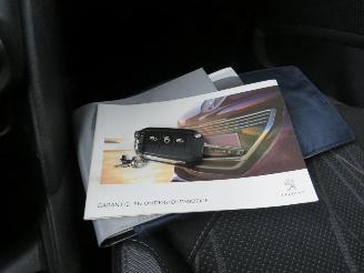 Peugeot 208 1.2 VTI 82PK  126.000km Nap 5Drs Airco  2013 picture 6