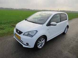 Vaurioauto  passenger cars Seat Mii 10. 5Drs Sport Connect  76.000km nap navigatie Sensoren 2017  Airco  [ nieuwstaat 2017/11