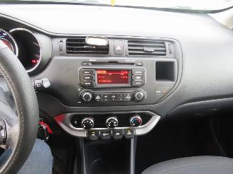 Kia Rio Kia Rio 1.2 CVVT Design Edition 86pk Navigatie Airco  2013 5drs picture 17