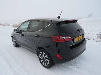 Unfallwagen Ford Fiesta 1.0 130pk Hybride 21.000km Benzine/ Elektrisch Camera Navigatie Stoelverwarmd en stuur 2023/10