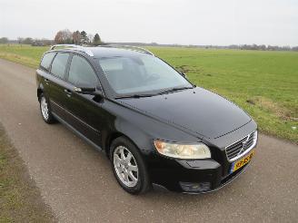 krockskadad bil auto Volvo V-50 1.8 Edition 125pk airco stoelverwarming  topstaat 2007/9