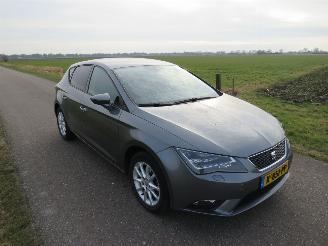 Schadeauto Seat Leon 14 TSi  122pk Style navigatie Airco stoelverwarming  topstaat 2013 2013/3