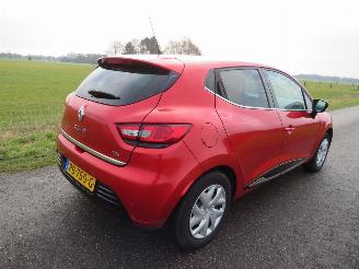 Renault Clio Renault Clio 0.9 TCe 90pk Limited Airco Navigatie  2017 picture 13