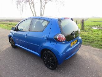 Schadeauto Toyota Aygo 1.0 12v 5Drs 135.000km  NAP Airco Dynamic Blue 2010 [ eerste eigenaar 2010/4