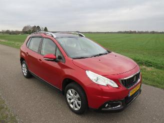 damaged passenger cars Peugeot 2008 12 Pure 73.000km nap  Pure Tech Blue Lion  2016 Navigatie Clima  Sport 2016/9