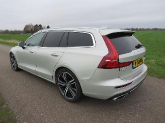 krockskadad bil auto Volvo V-60 Volvo V60 2.0 T8  330pk Aut Twin Engine 4 AWD R-Desig Elektrisch Benzine 2020 2020/11