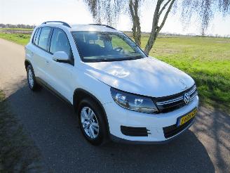 damaged passenger cars Volkswagen Tiguan 2.0 TSI 180pk Automaat !!! Sport&Style 4Motion 4x4 2013/11