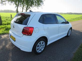 Vaurioauto  passenger cars Volkswagen Polo 1.2 TDi  5DRS 2013-08 Navigatie Airco   [top top staat 2013/8