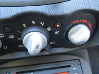 Renault Twingo 1.2 16v Dynamique Schadevrij!!! 2010  Airco Cruiscontrolle top top staat picture 4