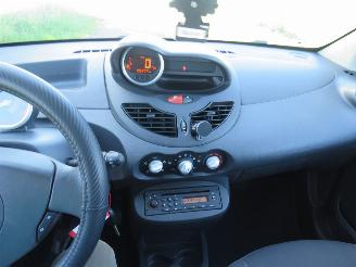 Renault Twingo 1.2 16v Dynamique 2010  Airco Cruiscontrolle top top staat picture 2