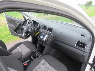 Volkswagen Polo 1.2 TDi  Blue Motion  5drs Navigatie Airco  2013  Nieuwstaat picture 6
