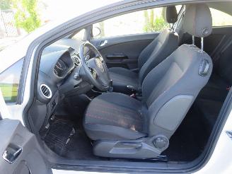 Opel Corsa Opel Corsa 1.4-16V \'111\' Edition Navigatie Airco schadevrij picture 12