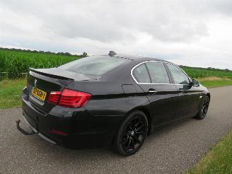 damaged passenger cars BMW 5-serie 520 I 184pk Automaat sedan High Executive 2011 [ topstaat 2011/11