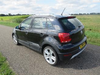 Voiture accidenté Volkswagen Polo 1.4-16V 86pk Cross Trekhaak | Airco | Cruise | Mistlampen | Stoelverwarming Schadevrij 2011/11