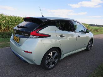 Nissan Leaf 2.ZERO EDITION 40 kWh Elektrisch Automaat Camera Stoelverwarming Navigatie schadevrij picture 4