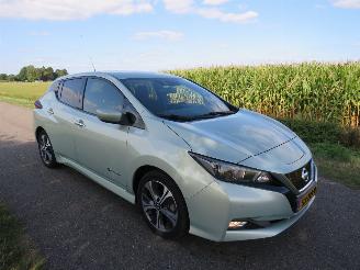 Avarii autoturisme Nissan Leaf 2.ZERO EDITION 40 kWh Elektrisch Automaat Camera Stoelverwarming Navigatie schadevrij 2018/4