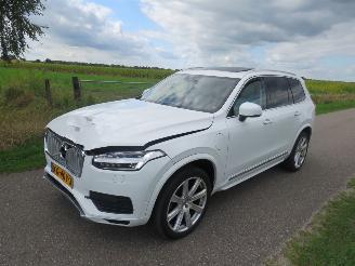 damaged passenger cars Volvo Xc-90 2.0 T8 Twin Engine Eclectisch  320pk!!! 7 persoons Inschription Schuifdak  Topstaat 2016/9