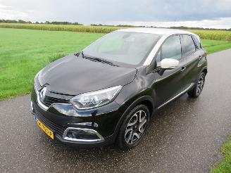 krockskadad bil auto Renault Captur 0.9 TCe Dynamique 5drs Camera Navigatie160.000km vol optie 2016/9