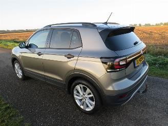 Vaurioauto  passenger cars Volkswagen T-Cross 1.0 TSi Life 95pk Euro 6 Camera Navigatie clima sportstoelen  enz enz 2019/11