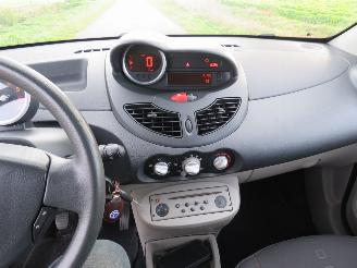 Renault Twingo 1.2 Dynamique Schuifdak  topstaat schadevrij picture 12