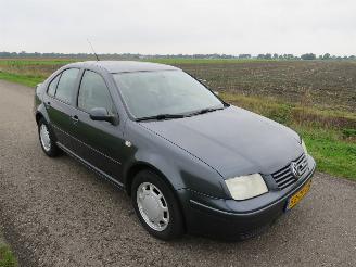Volkswagen Bora 2.3 V5 Highline Sedan 213000 Airco  Topstaat picture 4
